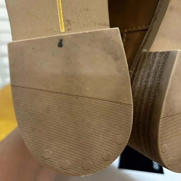 Dolce Vita Towne Bootie EUC Size 6 - Picture 5 of 6